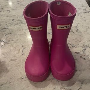 Toddler hunter boots size US 6/7